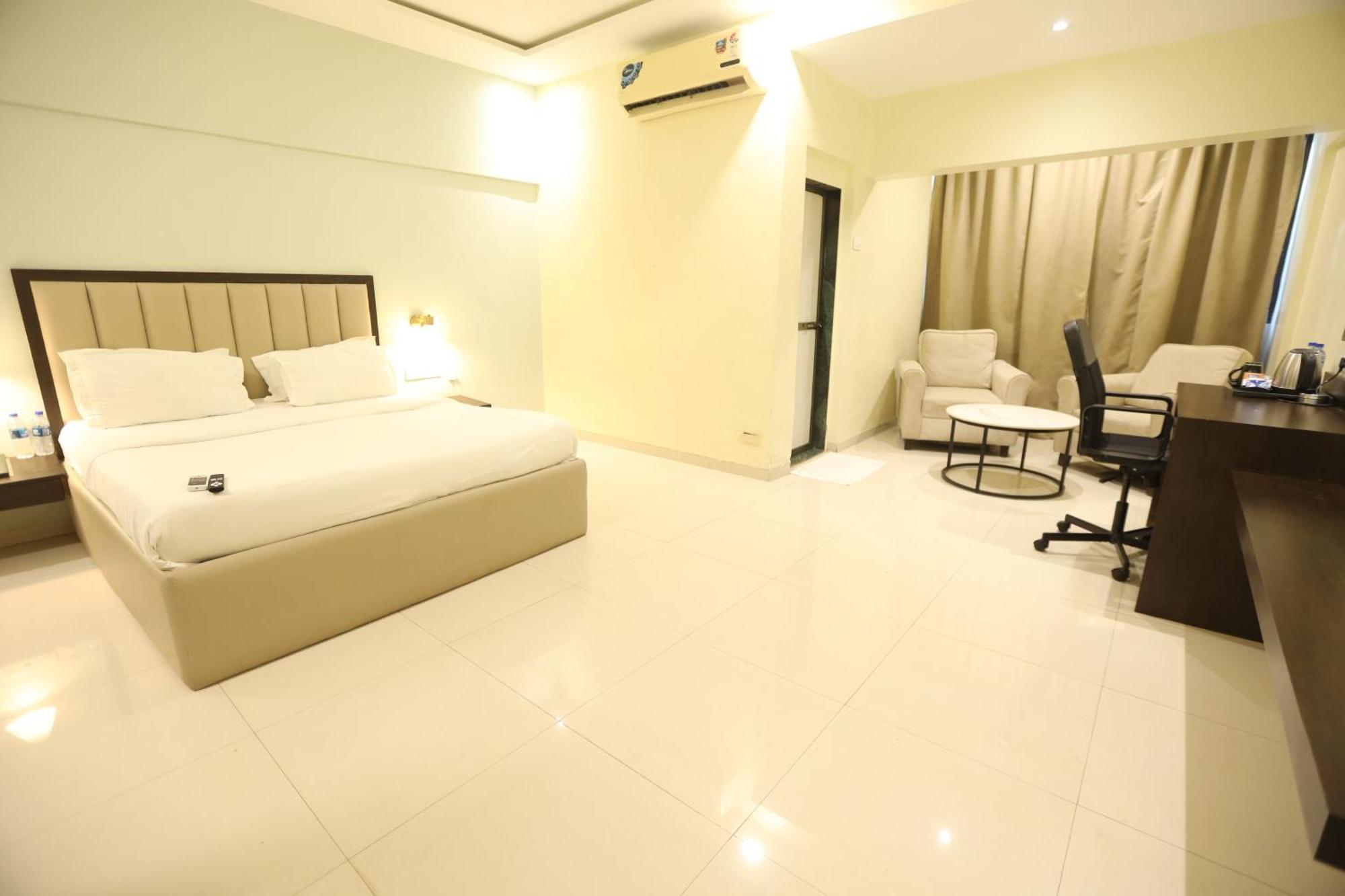 Country By Kempinski And - International Airport Bombay